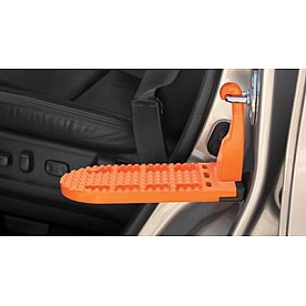 Rightline Gear Door Latch Step Aluminum - 100660