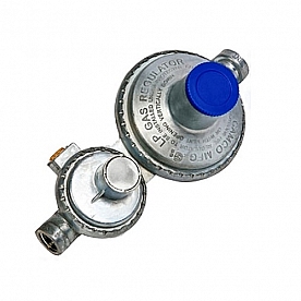 Camco Propane Regulator 1/4 inch NPT Inlet x 3/8 inch NPT Outlet - Horizontal Mount